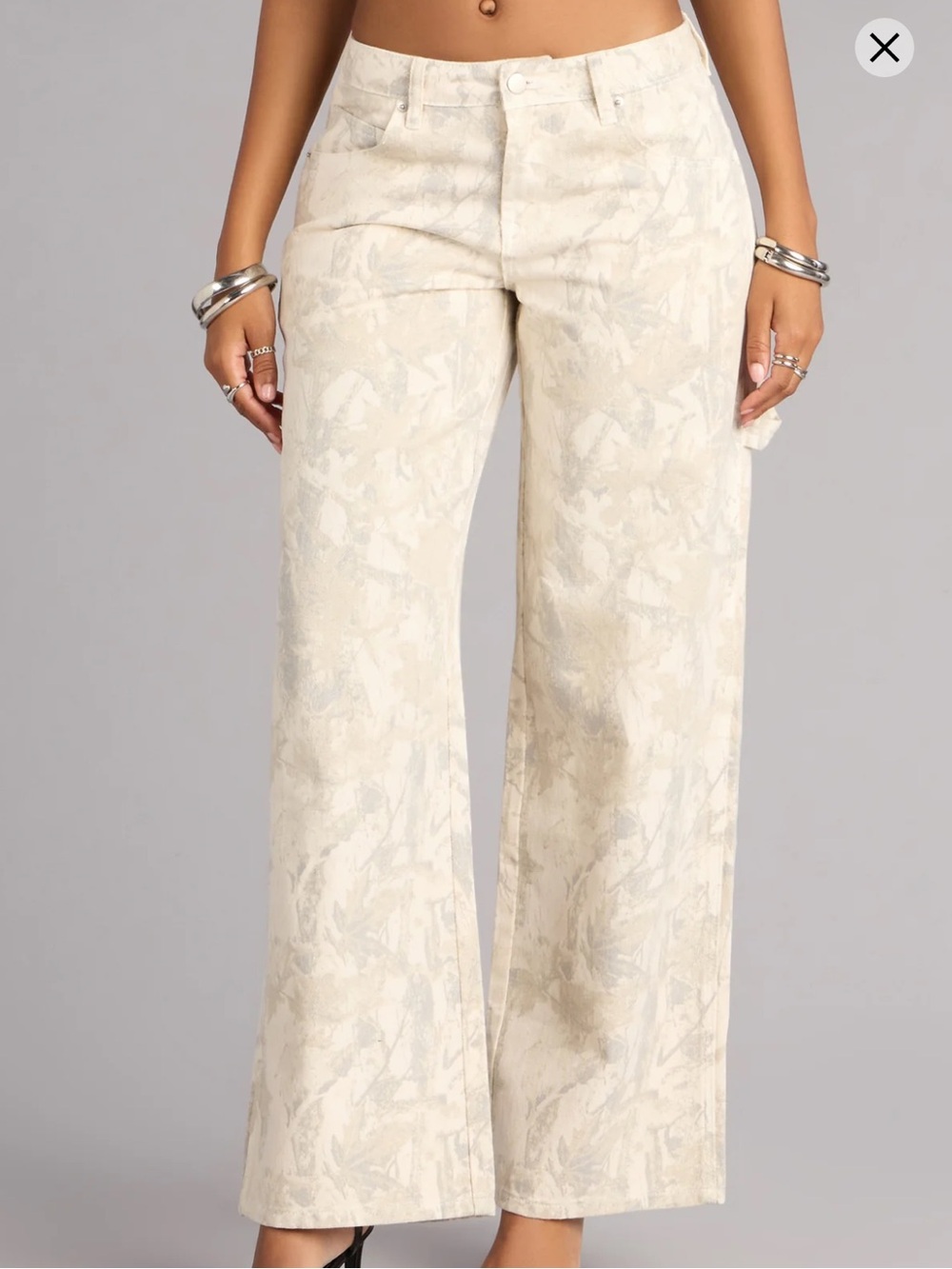 NWT Windsor Off Duty Intent Camouflage
Straight Leg Jeans